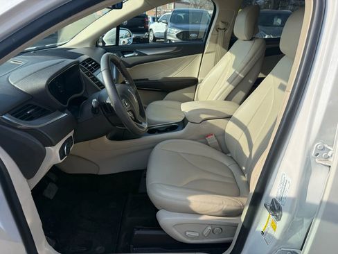Used 2019 Lincoln MKC Premiere image 13