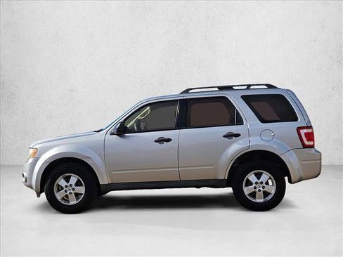 Used 2010 Ford Escape XLS image 9