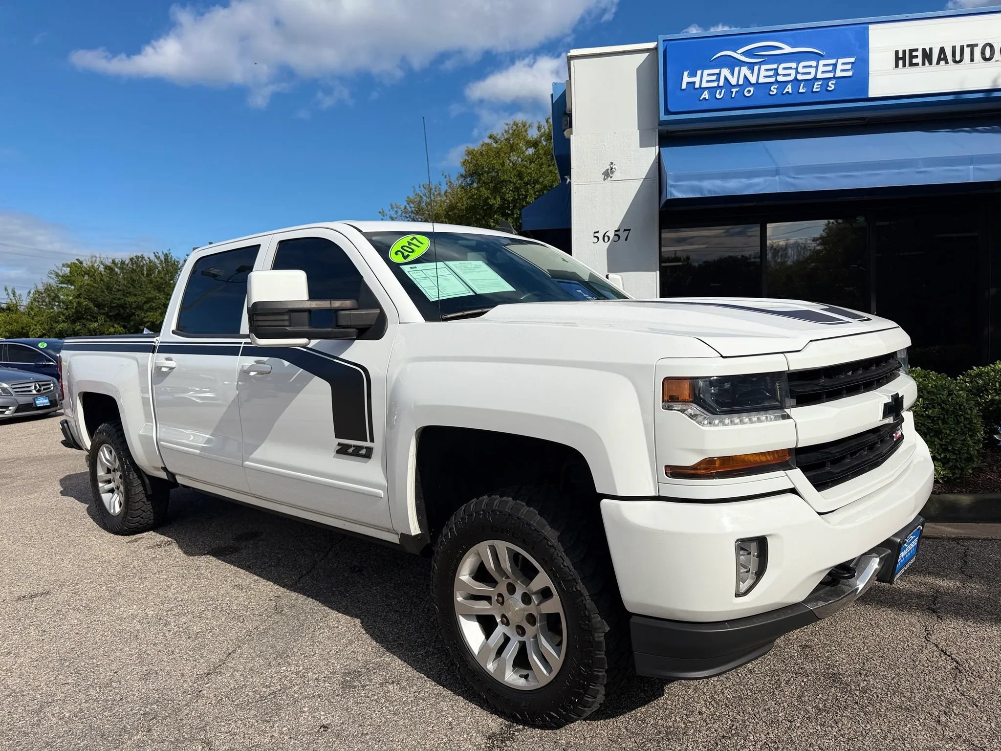 Used 2017 Chevrolet Silverado 1500 LT w/ Rally 2 Edition AWD/4WD image 4