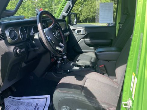 Used 2019 Jeep Wrangler Unlimited Rubicon w/ Cold Weather Group AWD/4WD image 8