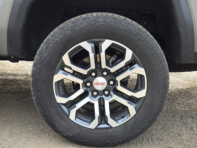 Used 2024 GMC Canyon AT4 w/ Canyon Safety Plus Package AWD/4WD image 27