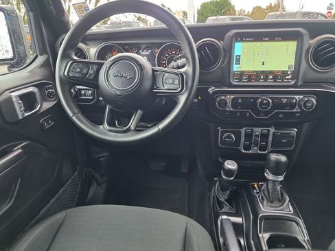 Used 2022 Jeep Wrangler Unlimited Sport image 10