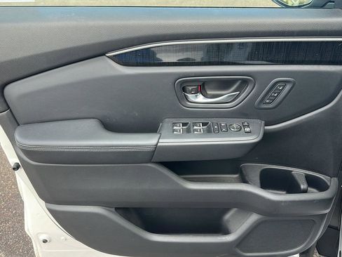 Used 2023 Honda Pilot Elite image 9