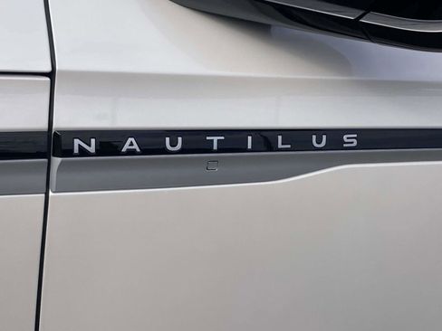 New 2026 Lincoln Nautilus Reserve image 13