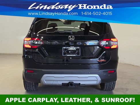 Used 2024 Honda Pilot TrailSport image 6