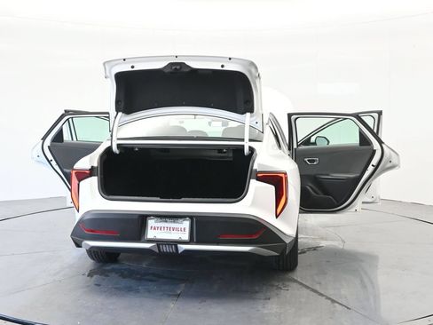 Used 2025 Kia K4 FWD image 41