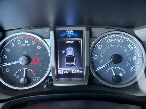 Used 2021 Toyota Tacoma SR5 image 21