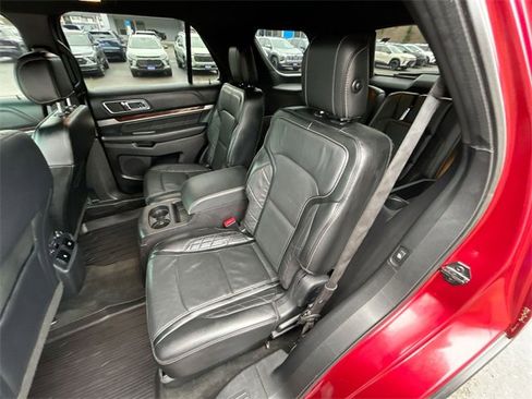 Used 2016 Ford Explorer Platinum image 25