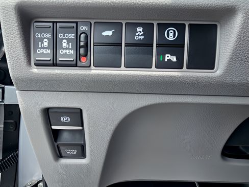 Used 2024 Honda Odyssey Touring image 25