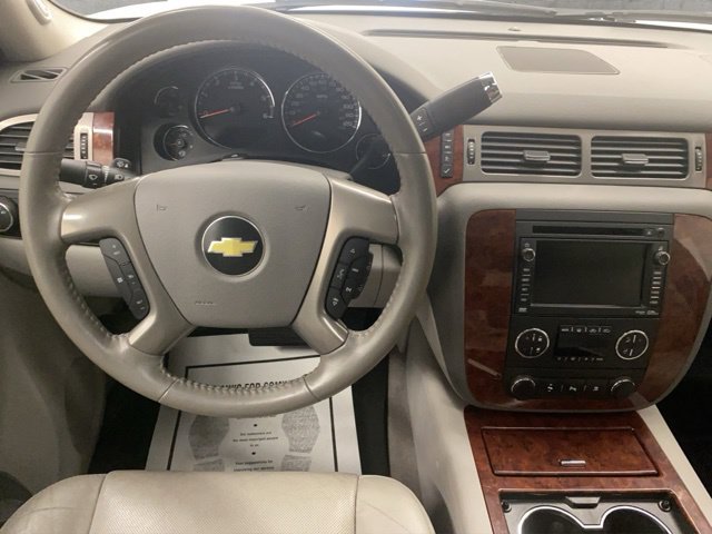 Used 2010 Chevrolet Avalanche LTZ AWD/4WD image 2