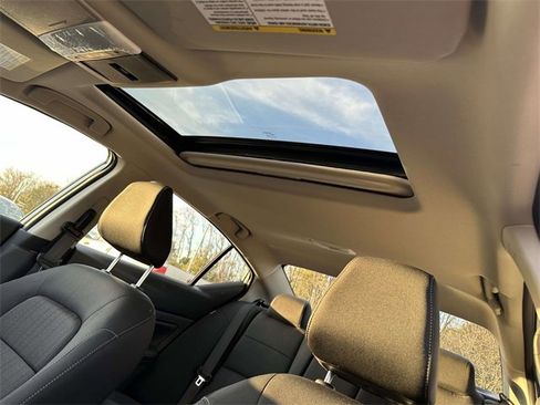 New 2025 Nissan Altima 2.5 SV w/ SV Premium Package image 17