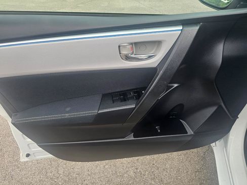 Used 2015 Toyota Corolla LE FWD image 23