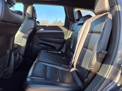 Used 2019 Jeep Grand Cherokee Limited image 7