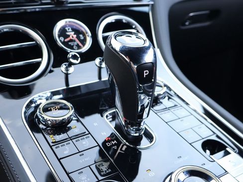 Used 2024 Bentley Continental GT V8 image 30