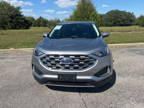 Used 2024 Ford Edge Titanium image 2