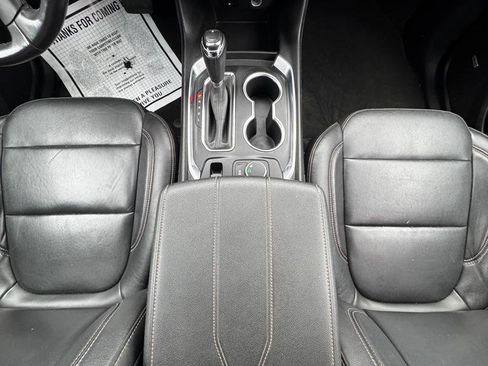 Used 2019 Chevrolet Traverse LT w/ LT Premium Package image 26