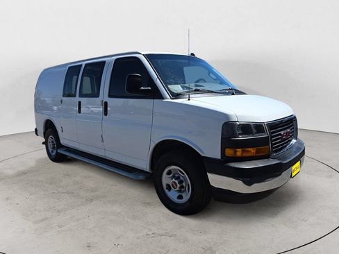 Used 2024 GMC Savana 2500 w/ Driver Convenience Package RWD image 3