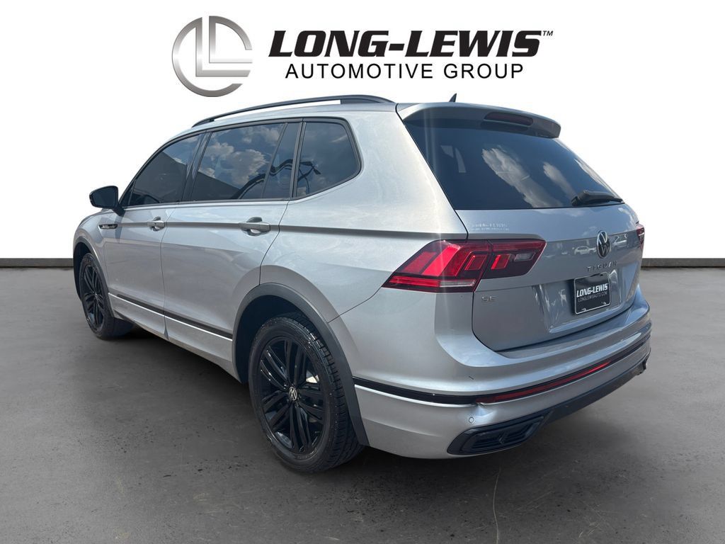 Used 2022 Volkswagen Tiguan SE R-Line FWD image 4