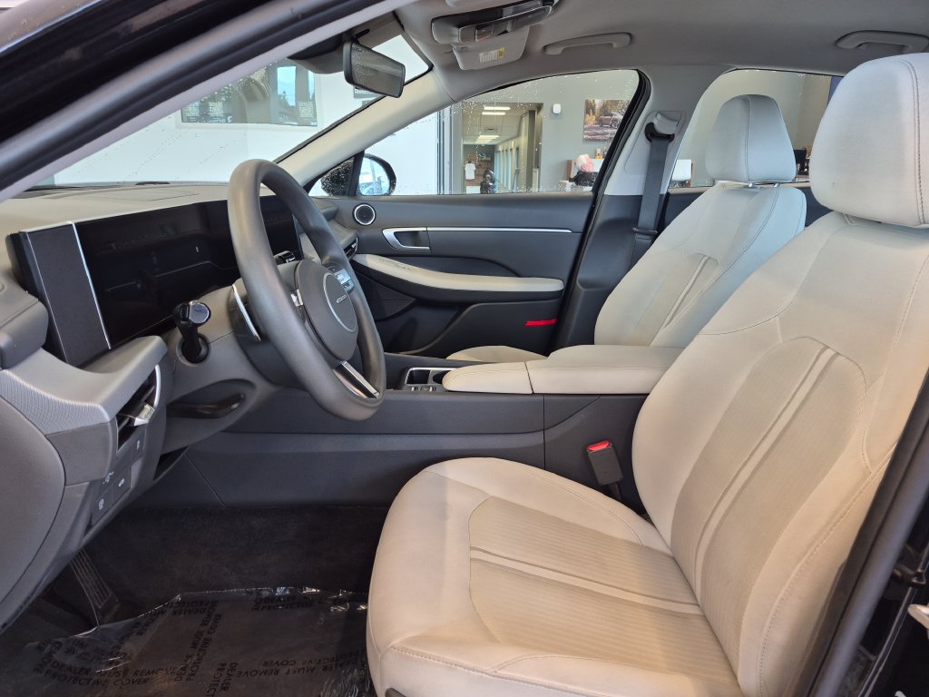 Used 2025 Hyundai Sonata SEL FWD image 14