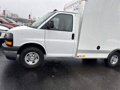 New 2025 Chevrolet Express 3500 w/ Power Convenience Package image 39