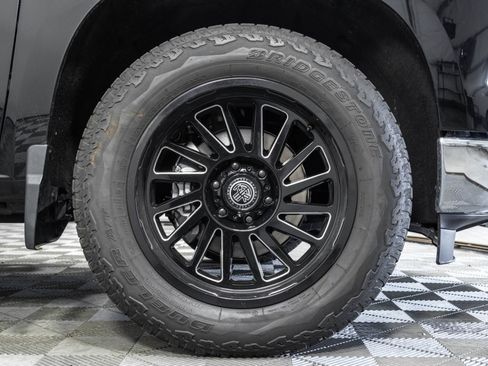 Used 2024 Chevrolet Silverado 1500 LT AWD/4WD image 42