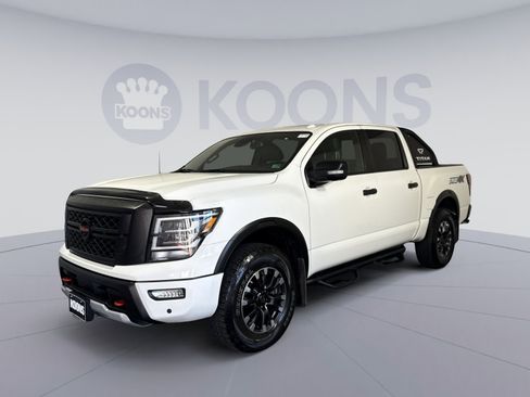 Used 2021 Nissan Titan PRO-4X w/ Pro-4x Convenience Package AWD/4WD image 1