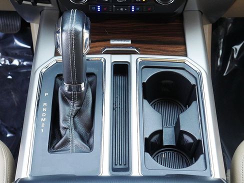 Used 2015 Ford F150 Lariat AWD/4WD image 24