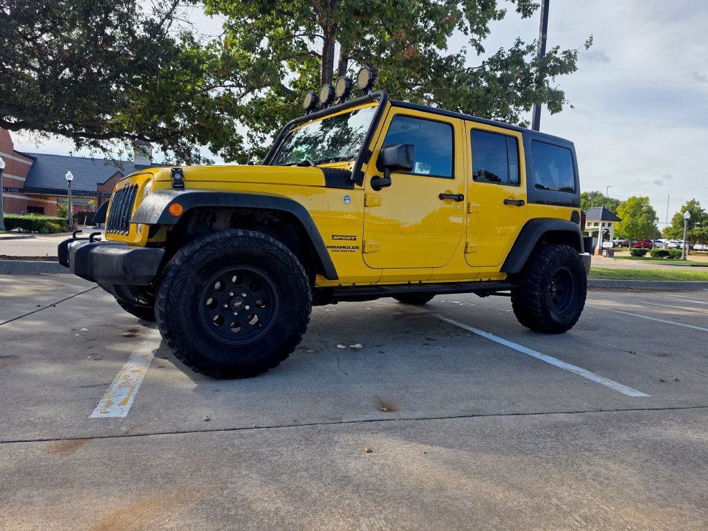 Used 2015 Jeep Wrangler Unlimited Sport w/ Quick Order Package 24S AWD/4WD image 3