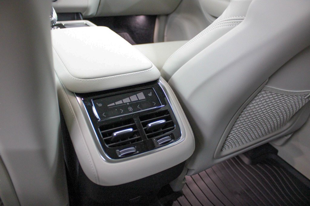 Certified 2026 Volvo XC90 B6 Ultra w/ Protection Package AWD/4WD image 23