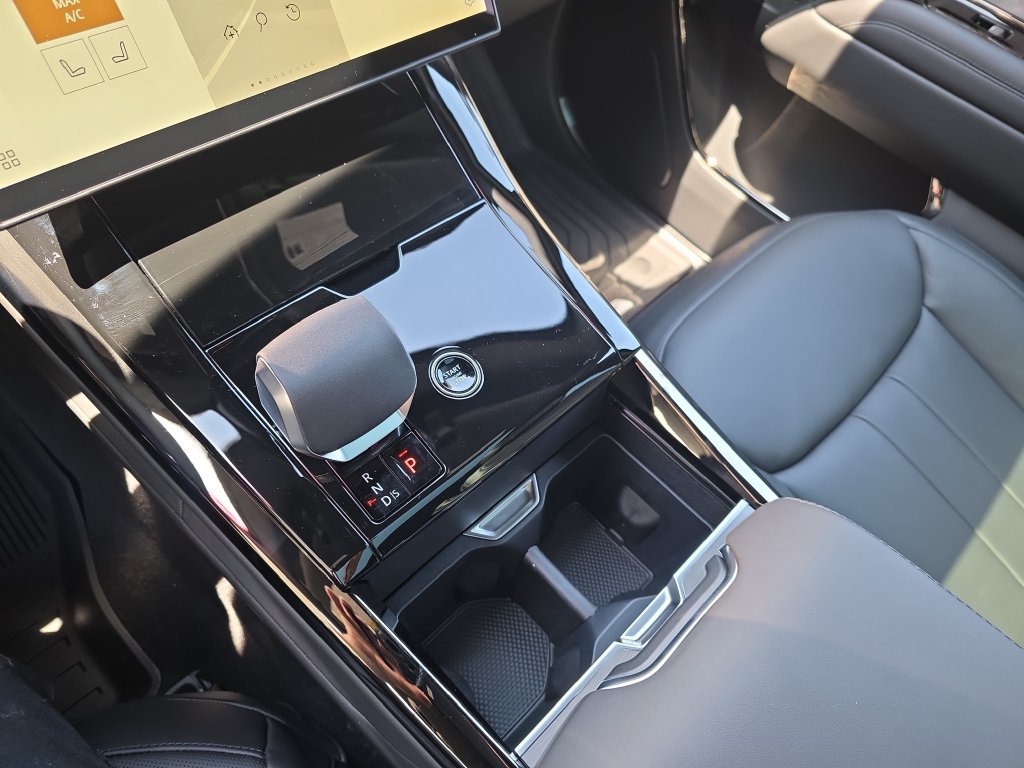 New 2026 Land Rover Range Rover Sport SE AWD/4WD image 18