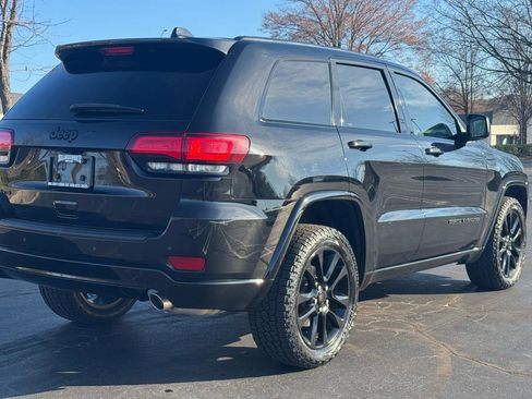 Used 2021 Jeep Grand Cherokee Laredo X AWD/4WD image 5