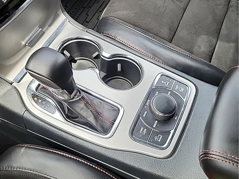 Used 2020 Jeep Grand Cherokee Trailhawk AWD/4WD image 28