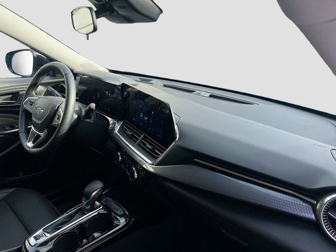 Used 2025 Chevrolet Trax ACTIV w/ Driver Confidence Package image 25