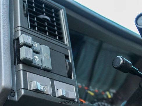 Used 1993 Chevrolet Blazer 4WD image 34