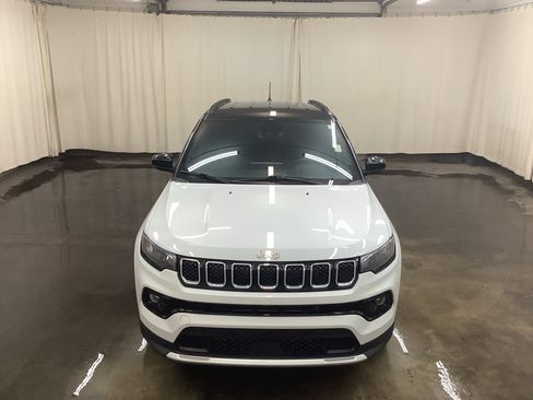 Used 2023 Jeep Compass Limited AWD/4WD image 2
