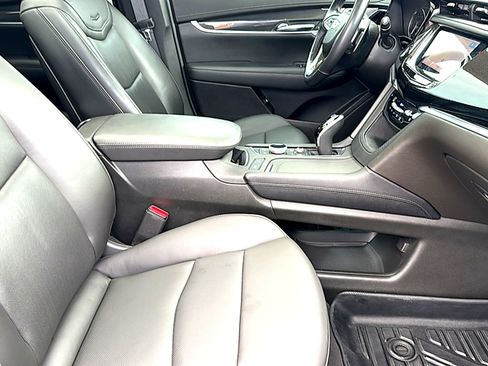 Used 2024 Cadillac XT6 Sport w/ LPO, Floor Liner Package AWD/4WD image 24