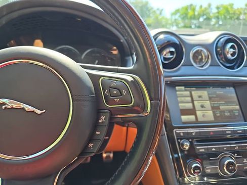 Used 2015 Jaguar XJ L Portfolio RWD image 24