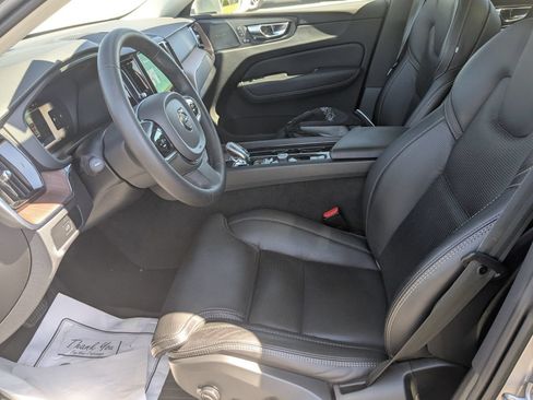 Used 2023 Volvo XC60 B5 Ultimate w/ Climate Package FWD image 13