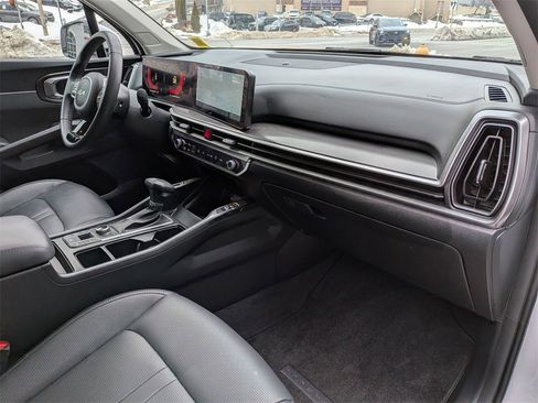 Certified 2025 Kia Sorento S image 27