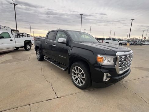 Used 2021 GMC Canyon Denali image 3