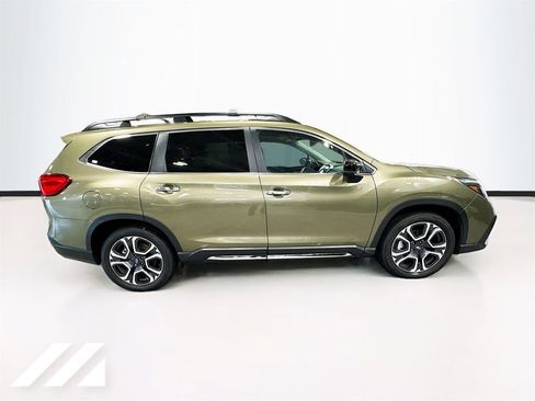 Used 2025 Subaru Ascent Touring AWD/4WD image 4