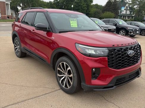 Used 2025 Ford Explorer ST-Line AWD/4WD image 4