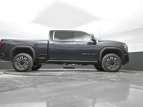 New 2025 GMC Sierra 3500 Denali Ultimate image 40