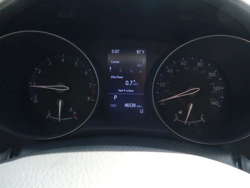 Used 2021 Toyota C-HR LE image 35