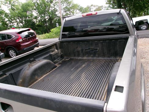 Used 2006 Chevrolet Silverado 1500 LT w/ Light Duty Power Package AWD/4WD image 17
