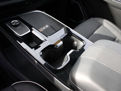 Used 2025 Buick Enclave Preferred image 42