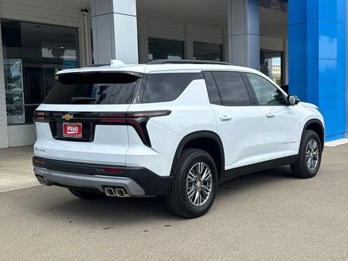 New 2026 Chevrolet Traverse LT w/ Driver Confidence Package FWD image 3
