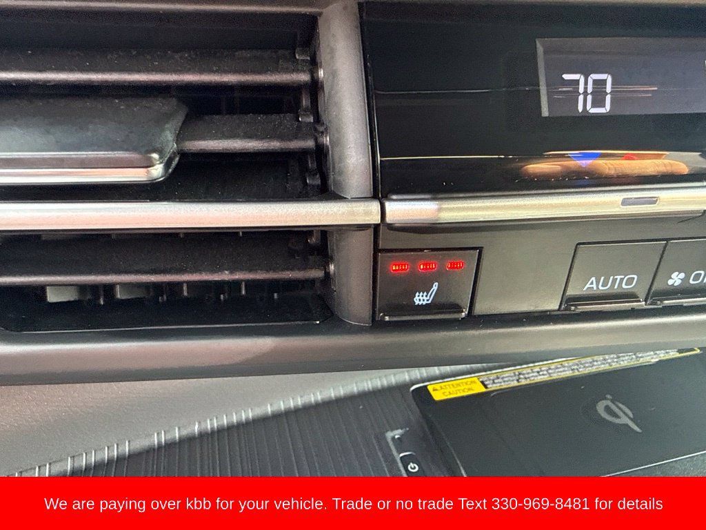 Used 2023 Toyota Sienna XSE w/ XSE Plus Package AWD/4WD image 17