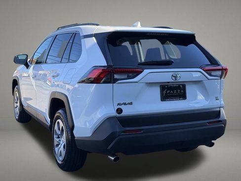 Used 2021 Toyota RAV4 LE AWD/4WD image 3