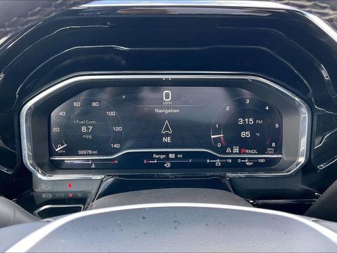 Used 2025 GMC Sierra 1500 SLT image 12